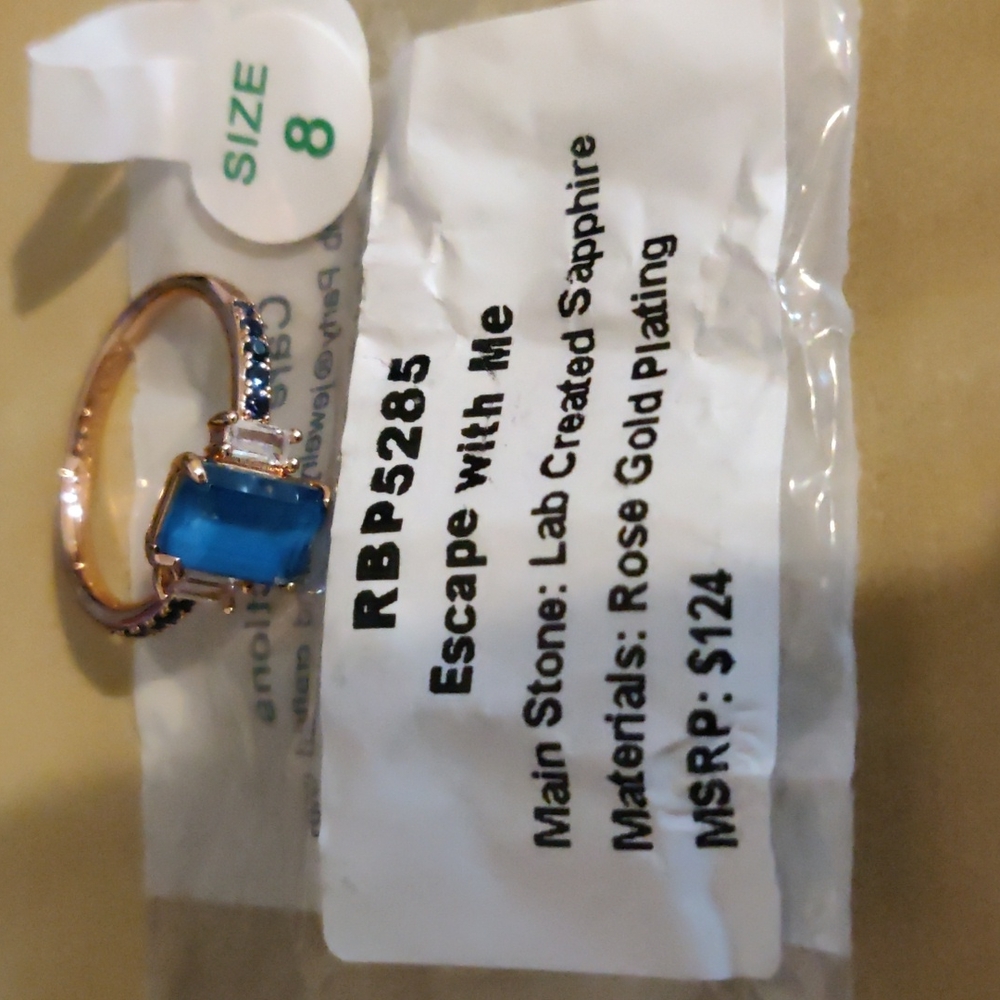 Size 8 Bomb part ring Escape with me